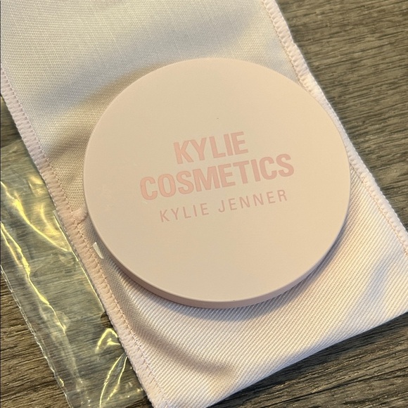 Kylie Cosmetics Accessories - Kylie Cosmetics Pocket Mirror